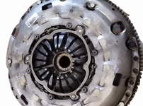 SPRZEGLO DWUMAS PASSAT 2.0 TDI 04L105266C