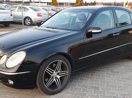 MERCEDES E-400CDi V8 260PS- Radar- Navi- KeyLessGo- DVD- TELEFON
