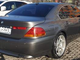 BMW 735i (e65)